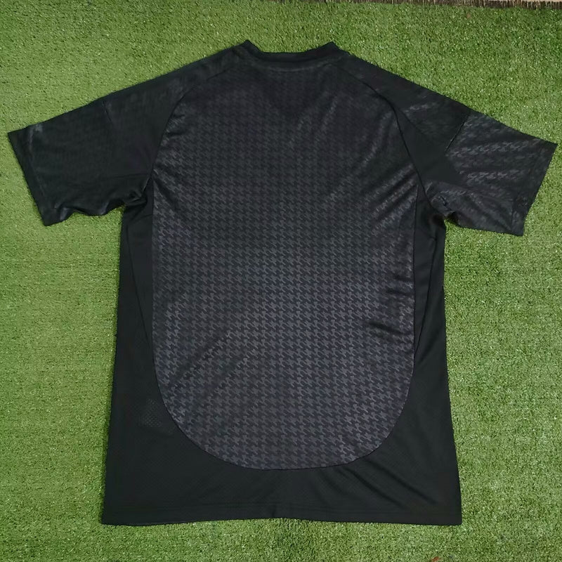 Camiseta Real Madrid Full Black SPECIAL EDITION 25/26